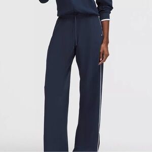 NWT Lululemon Women's Court Rival Wide-Leg Track Pant in Club Blue/White